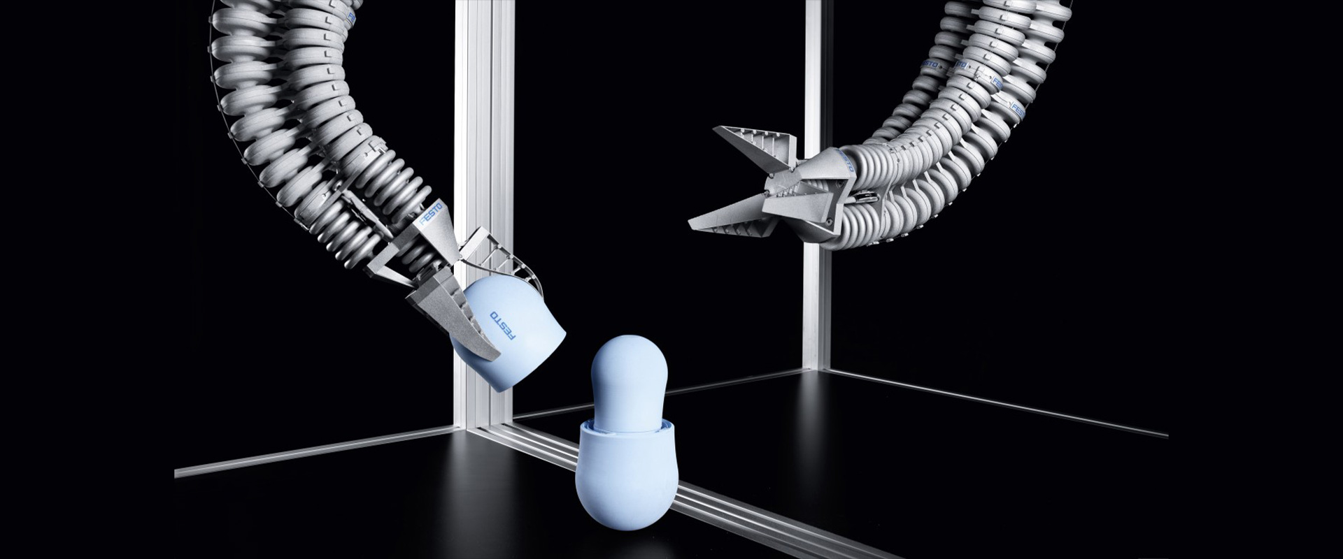 أنظمة المناولة من Festo: دليل اختيار الروبوتات الديكارتية وروبوتات دلتا