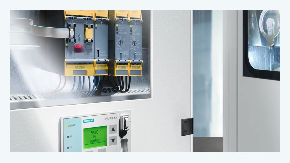 مرحّل السلامة Siemens SIRIUS 3SK ومكونات السلامة داخل لوحة التحكم